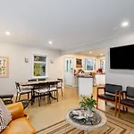 Family Cottage At Horner Park