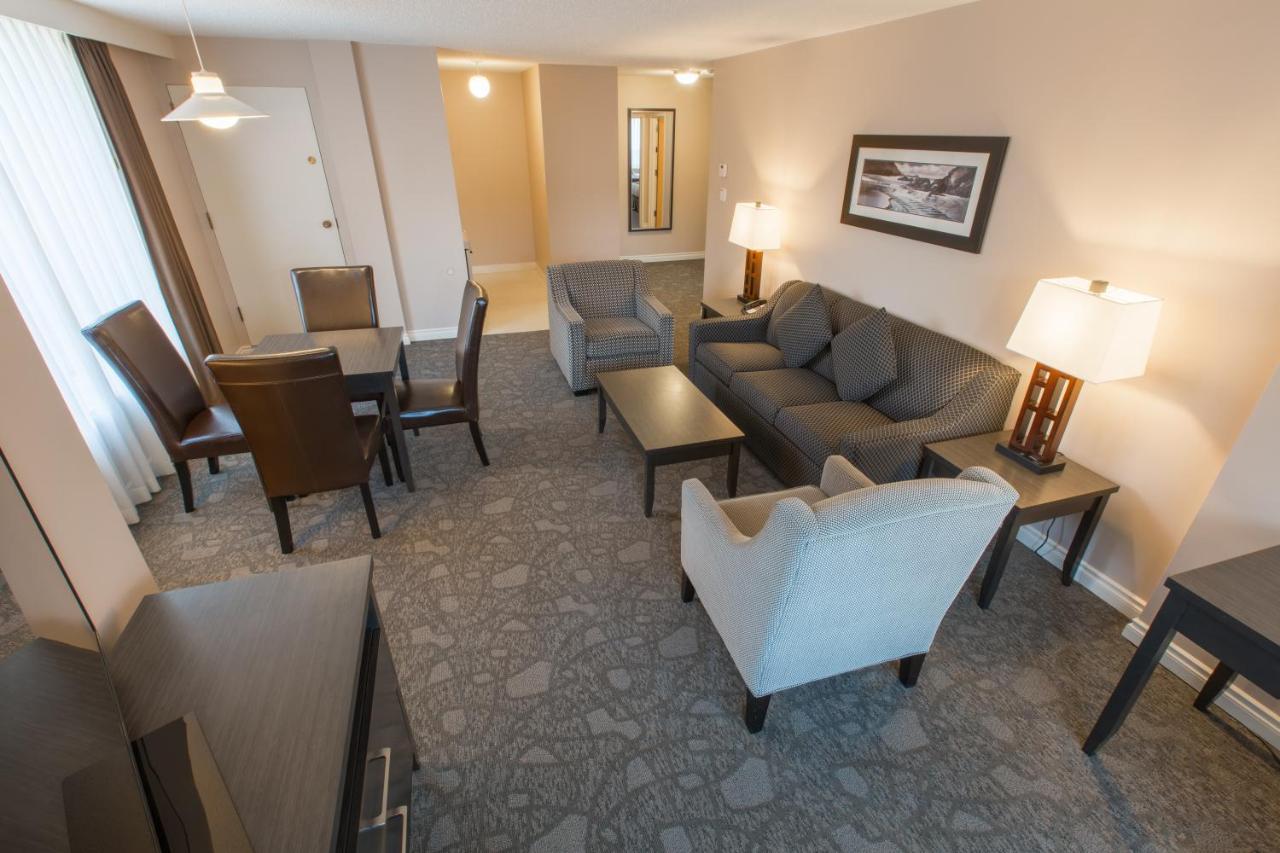 Hotel The Embassy 3*