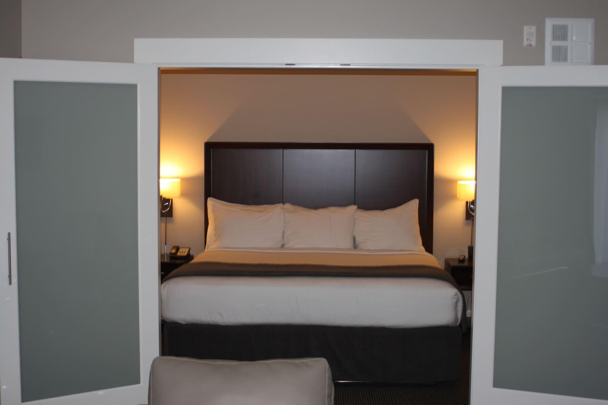 Capital Center 3*