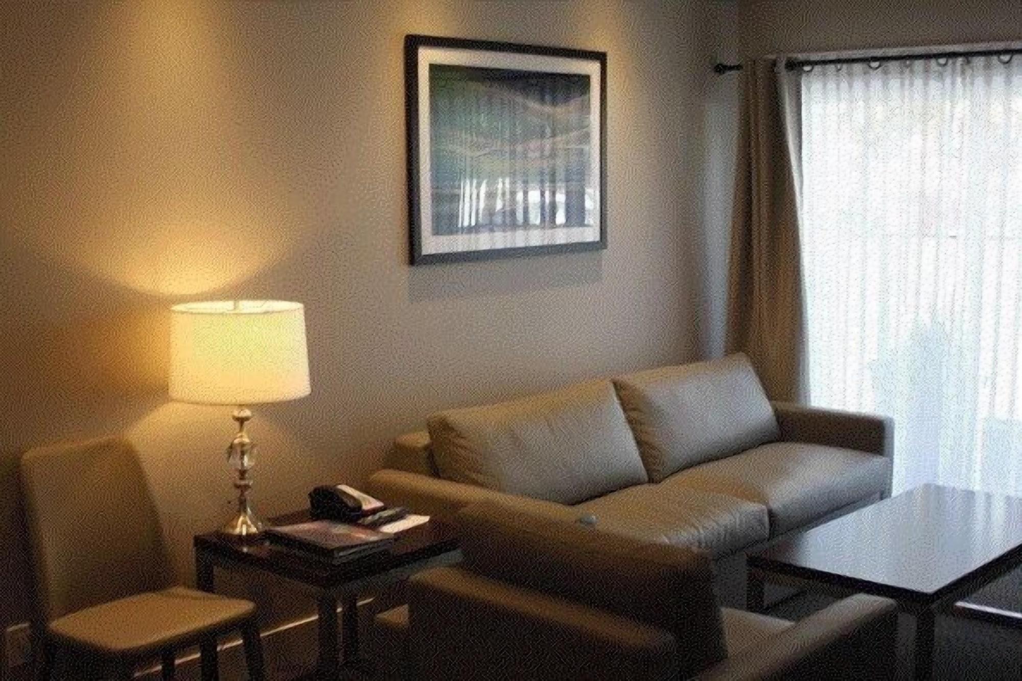 Hotel Capital Center 3*
