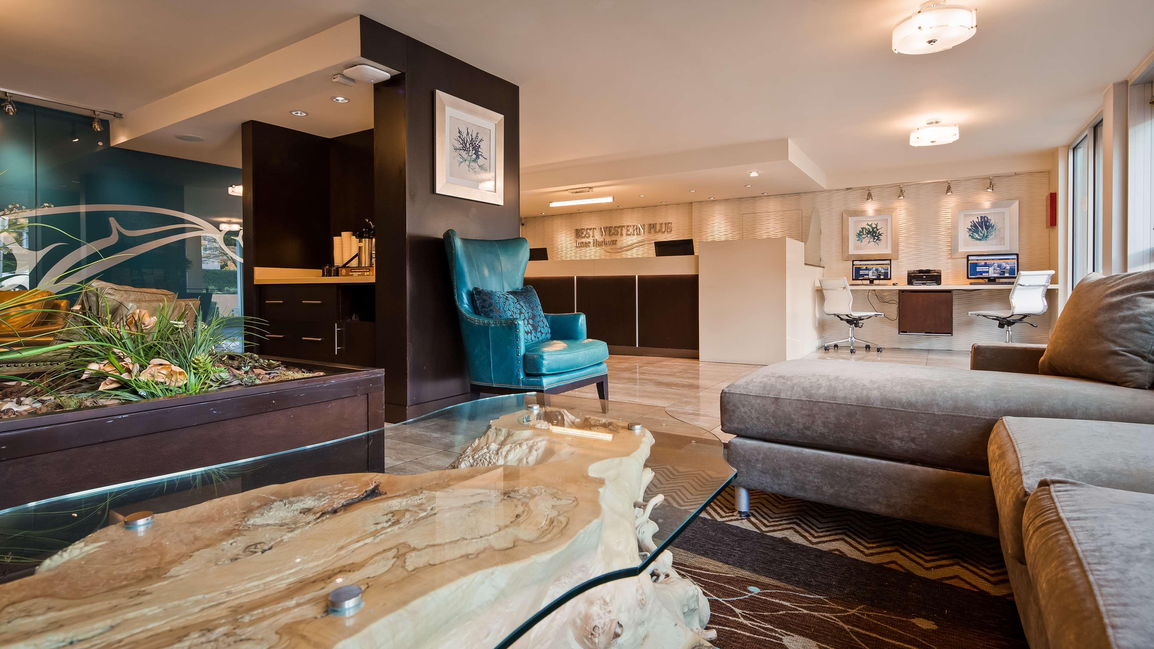 Hotel Western Inner Harbour 3*