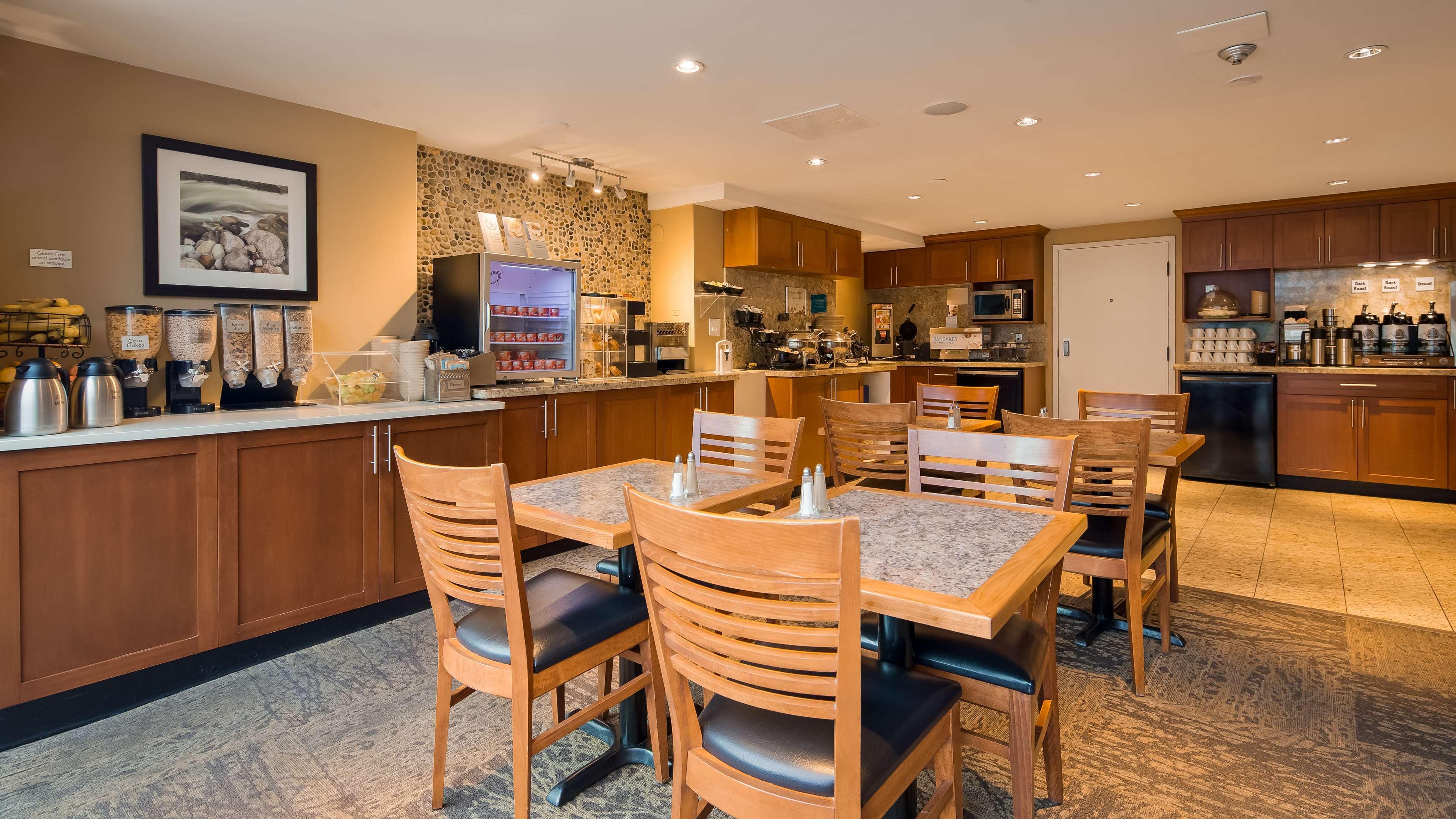 Western Inner Harbour Hotel