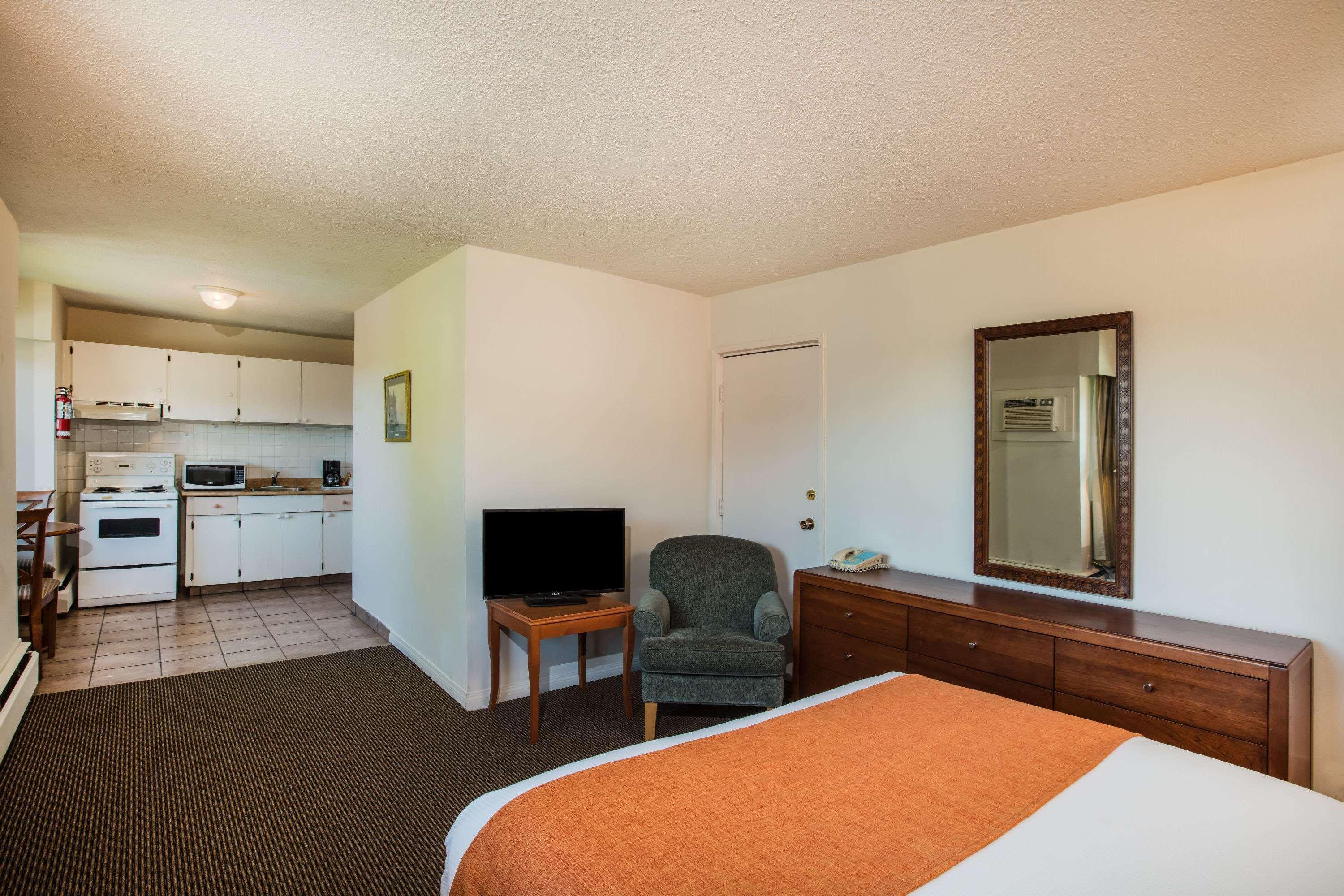 Howard Johnson By Wyndham Hotel Victoria