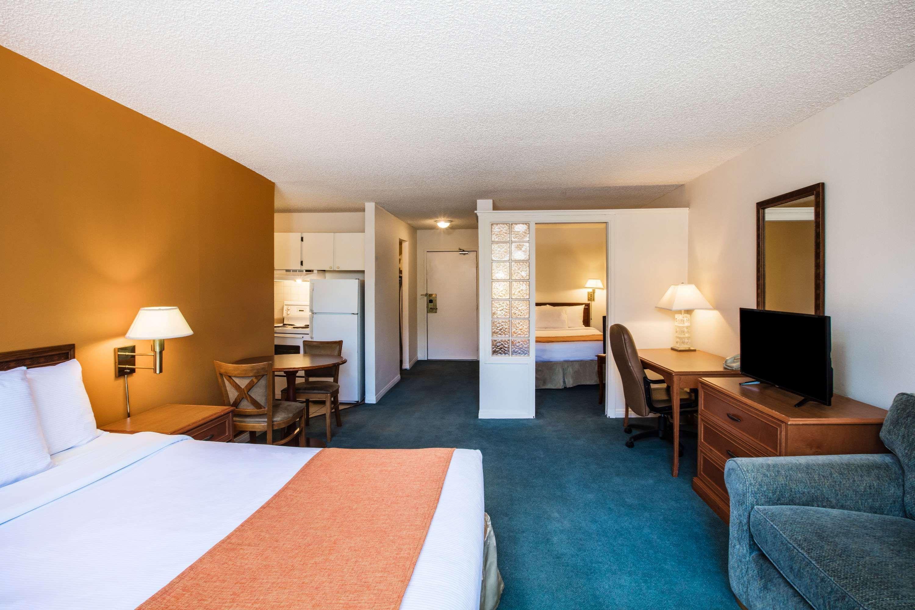 Howard Johnson By Wyndham 3*