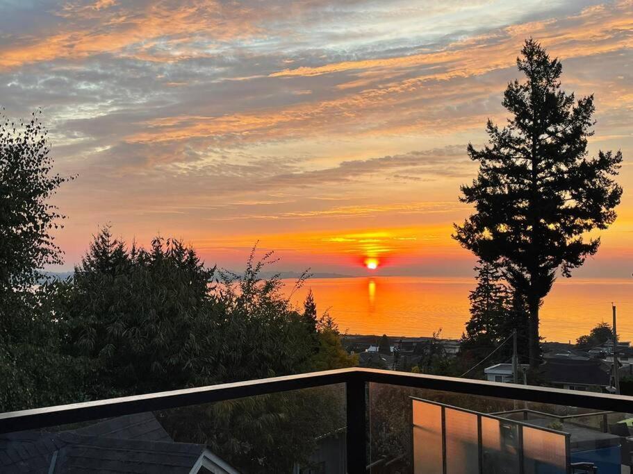 Sunrise Escape - Close To The Beach! Apartment Victoria