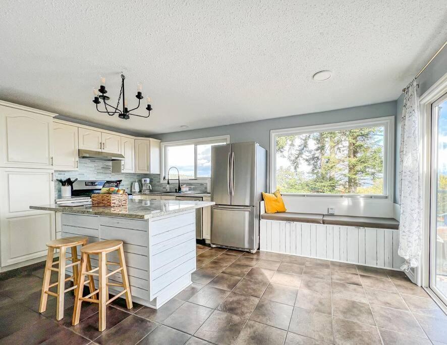 Sunrise Escape - Close To The Beach! Apartment