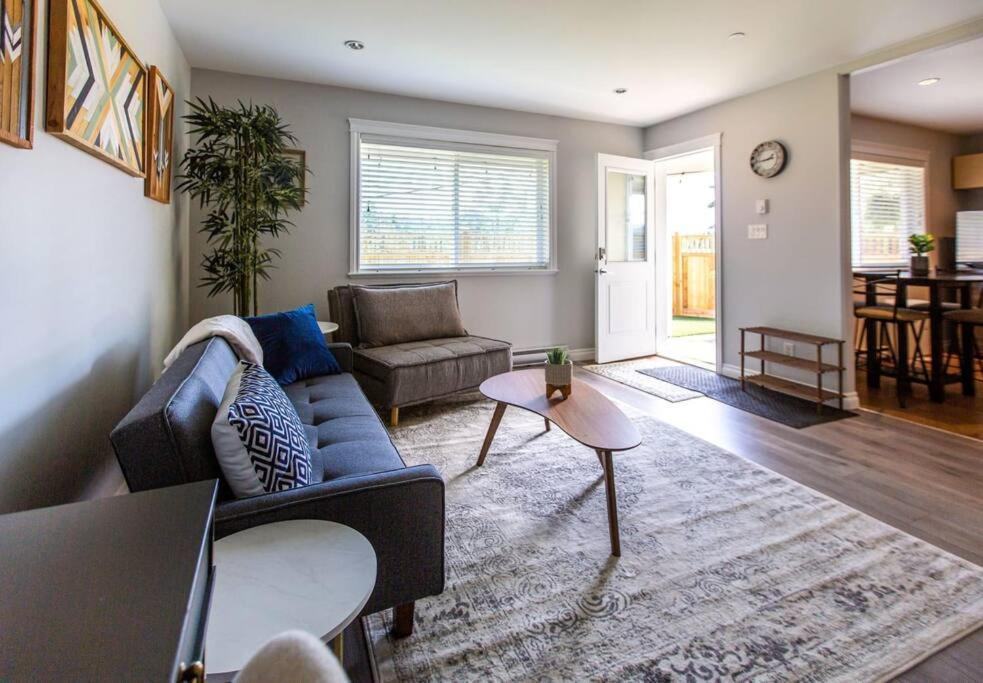 Beautiful & Cozy 1 Bedroom 1 Bath In The Westshore *