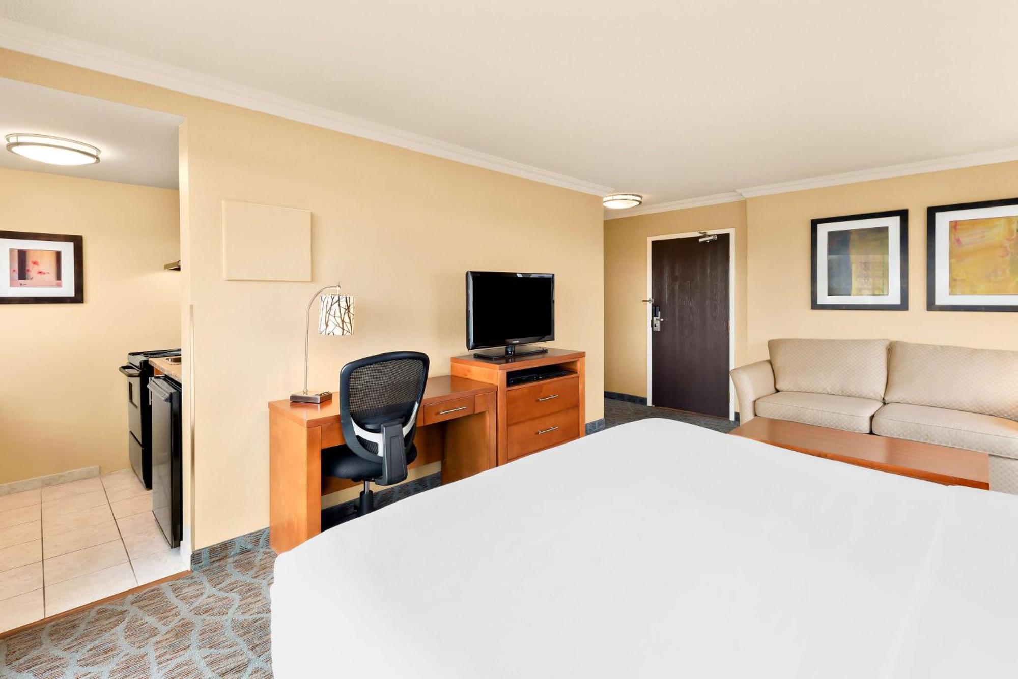Western Inner Harbour 3* Victoria