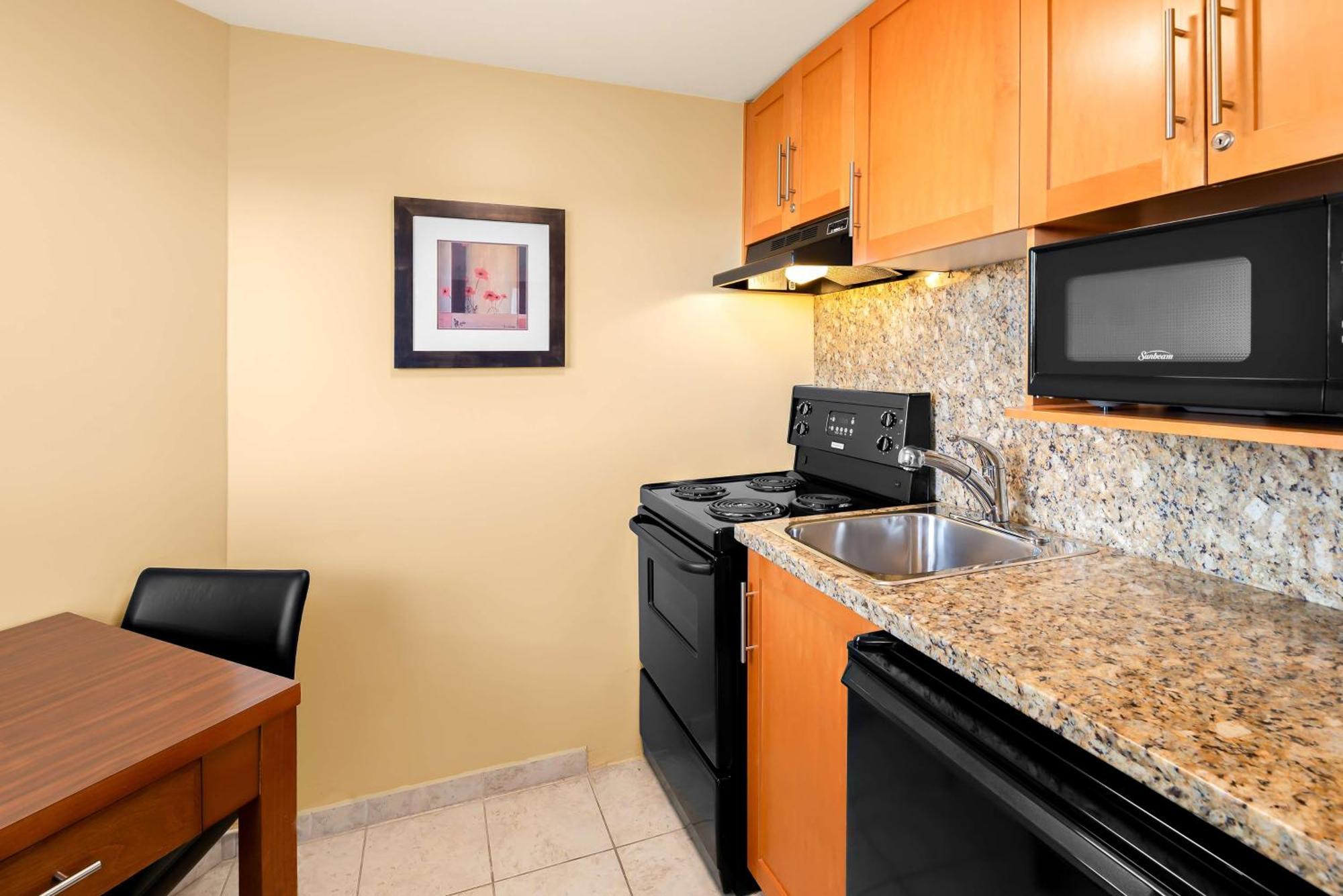 Western Inner Harbour Hotel 3*