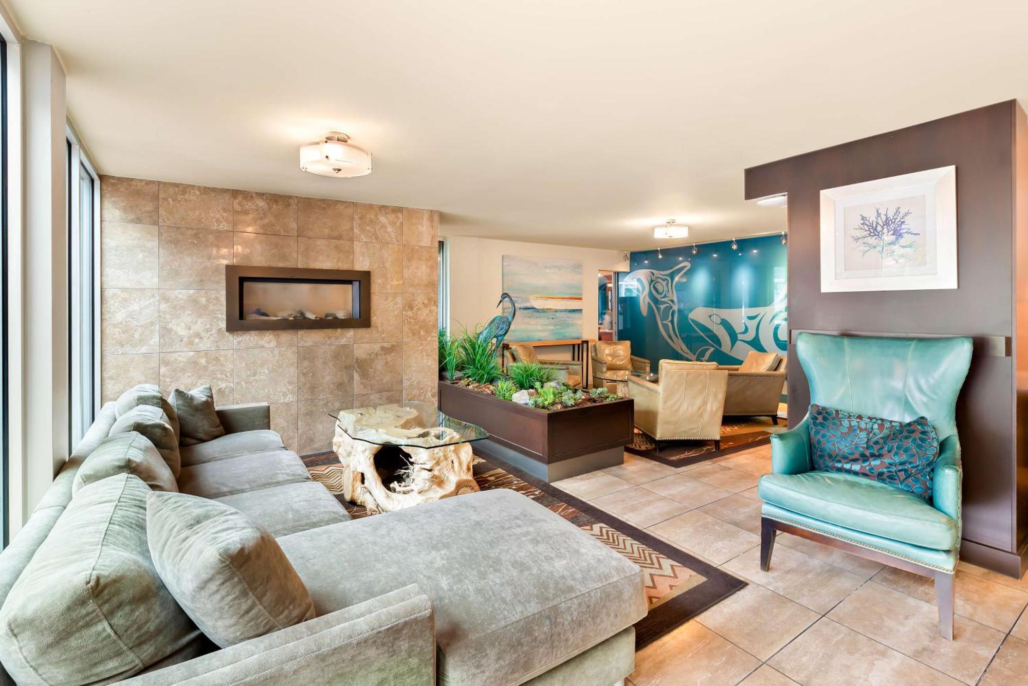 Hotel Western Inner Harbour 3*