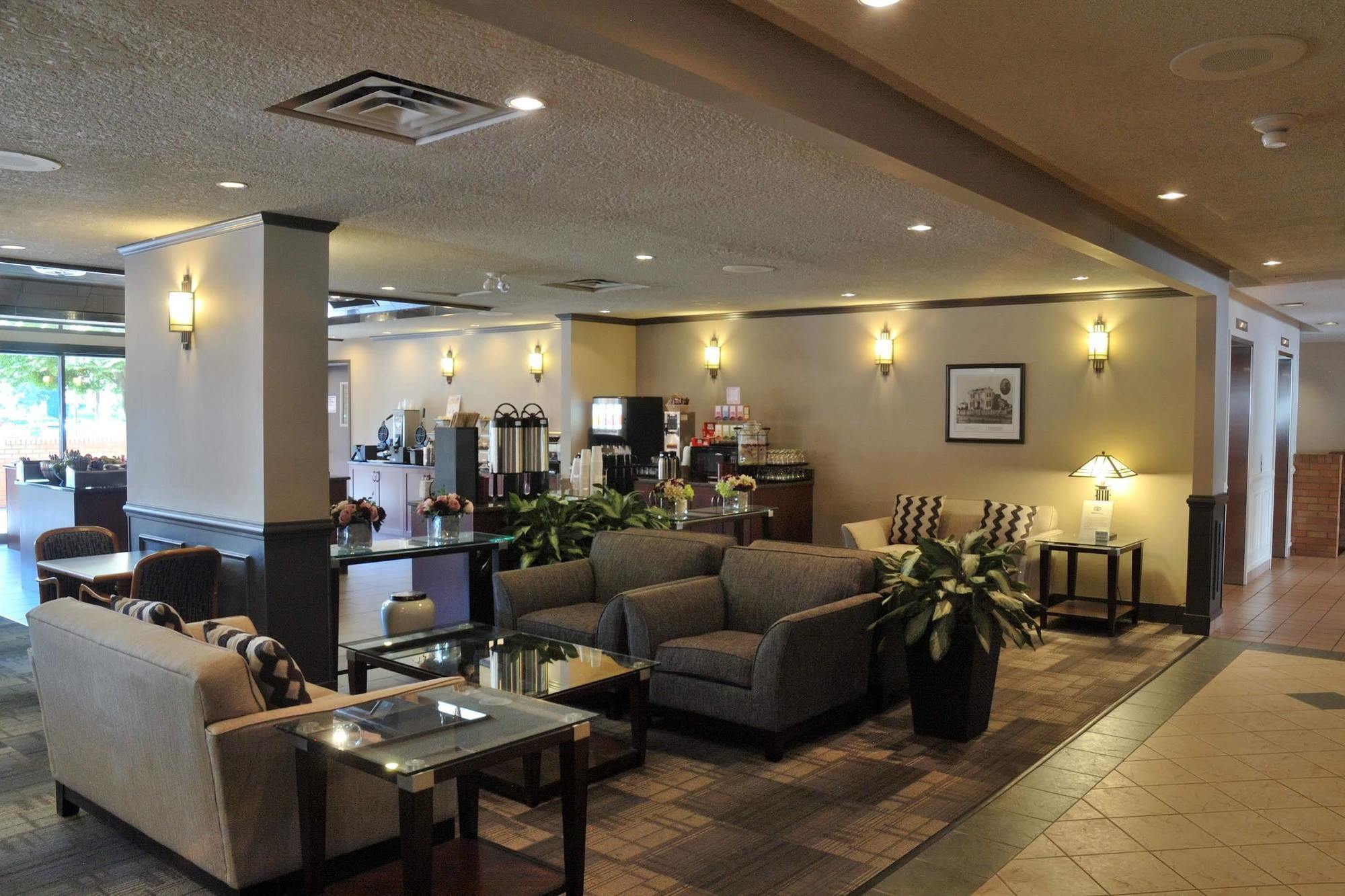 Hotel The Embassy 3*