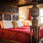 Dashwood Manor Seaside Bed & Breakfast