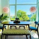 Lovely 2 Bedroom Downtown Suite With Free Parking
