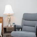 Deluxe 2 Bed 2 Bath And 5 Min Walk To Downtown And Seawalk