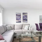 Cute 2Bedroomsuite Close To City