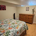 Lovely 1 Bedroom Suite Near Town