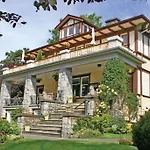 Abbeymoore Manor