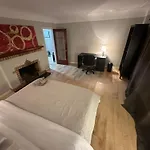 Artistic Apartment Near Downtown