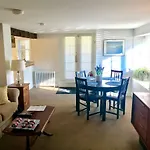 Oak Bay Guest House