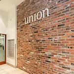 506 Union - Downtown Victoria, Secure Parking Included