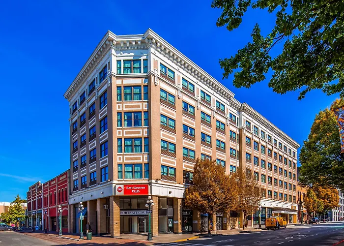 Best Western Plus Carlton Plaza Hotel
