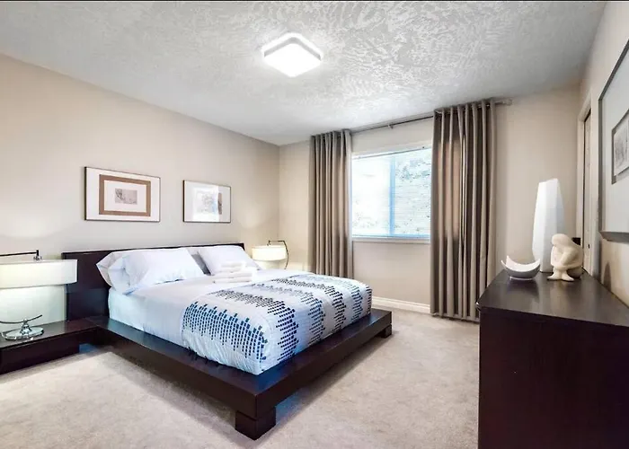 Monthly Furnished Bright Beautiful 3Bedroom Suite