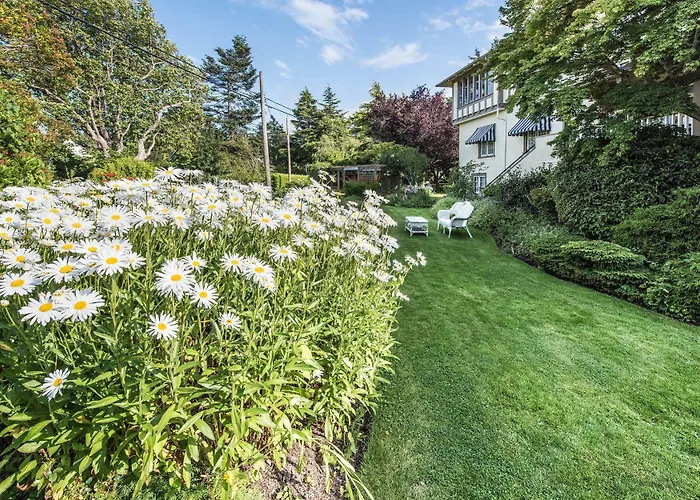 Oak Bay Guest House