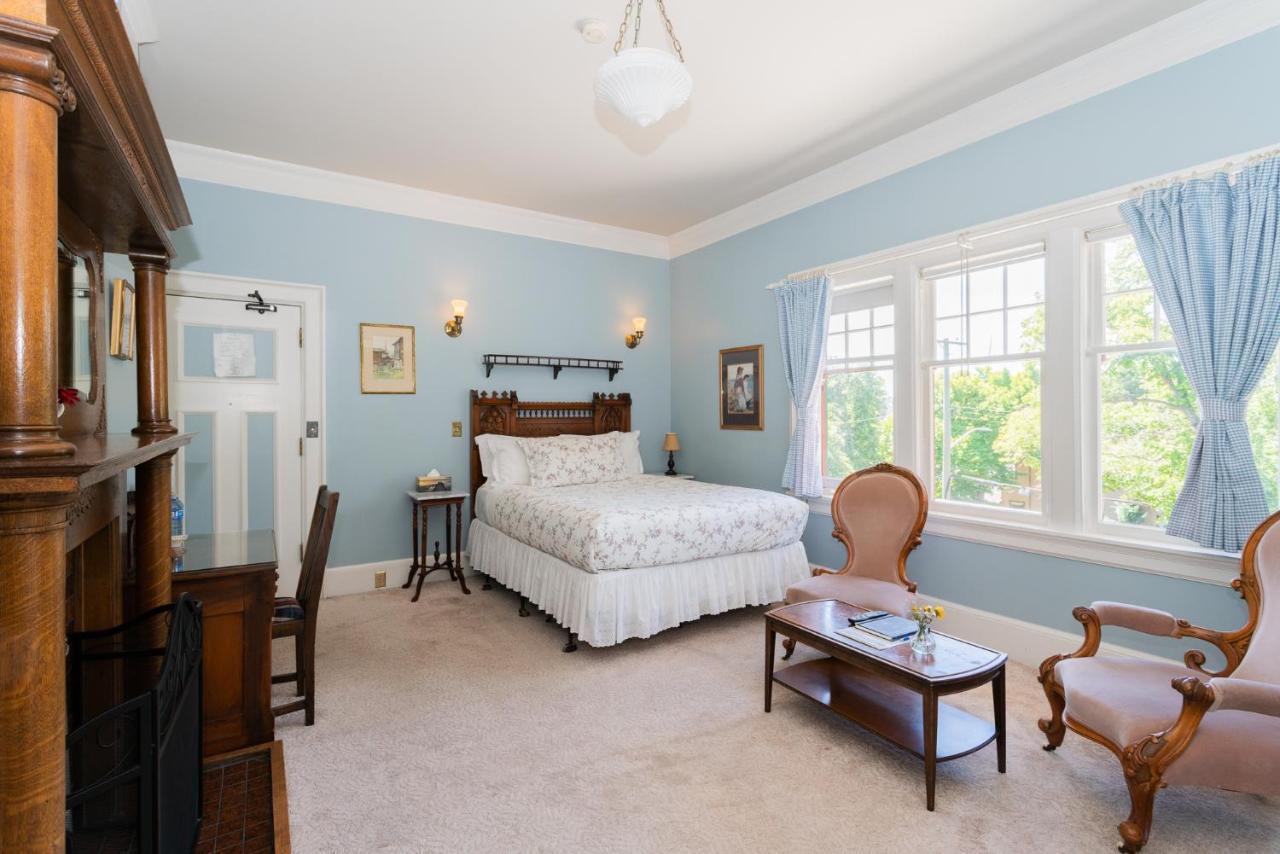 Bed & Breakfast Beaconsfield -