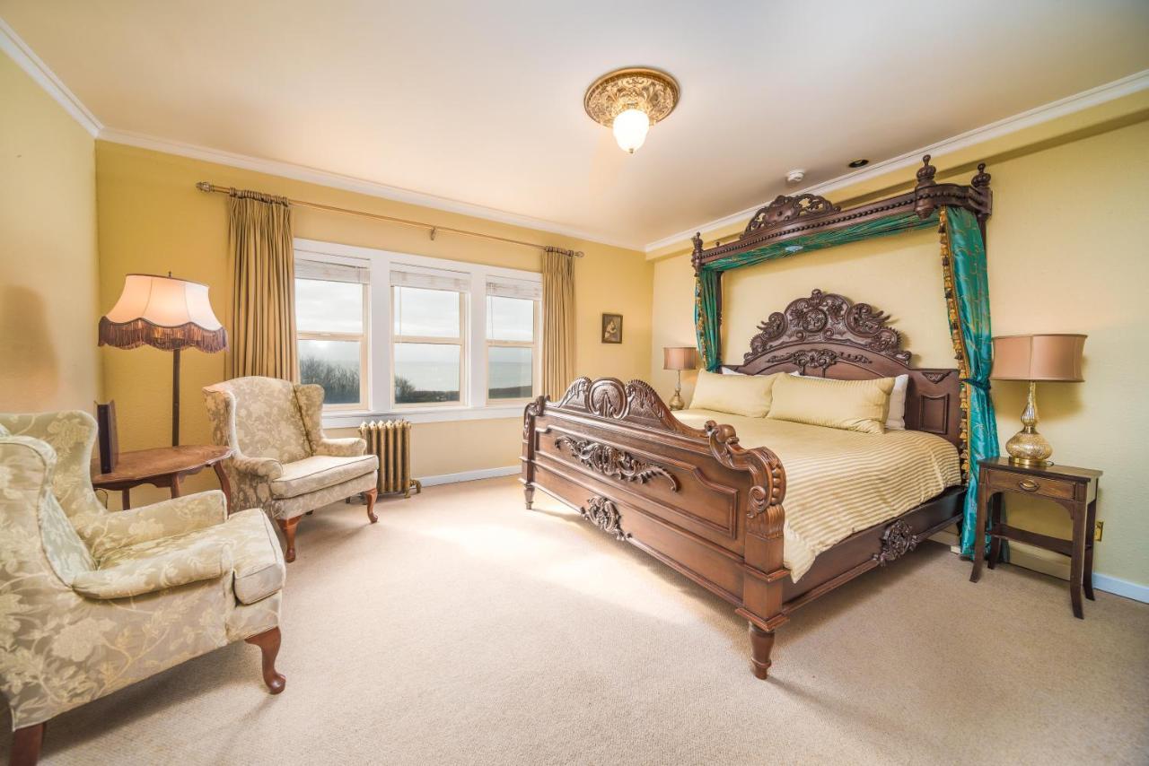 Bed & Breakfast Dashwood Manor Seaside Bed & Breakfast