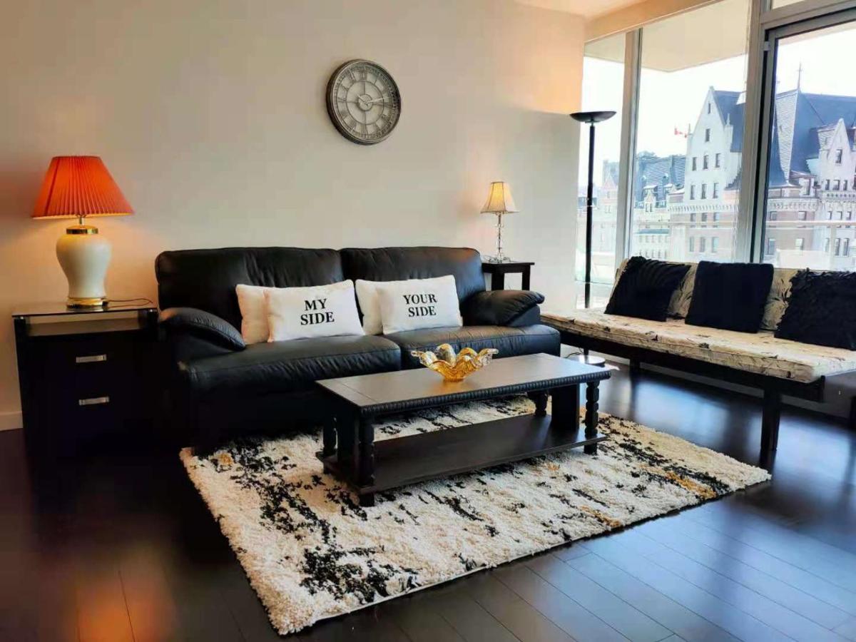 Apartment Waterfalls - In Falls Downtown With Pool Victoria
