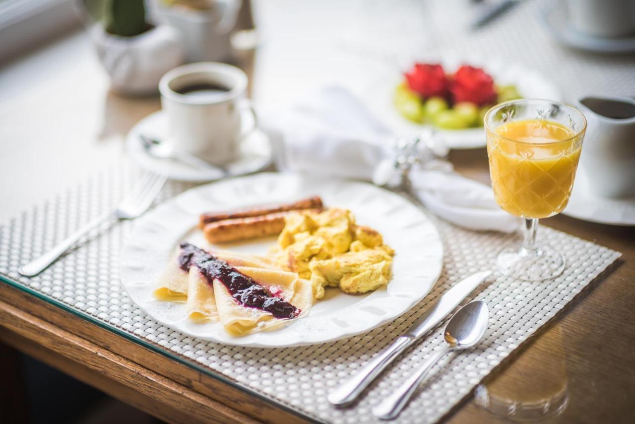 Bed & Breakfast Dashwood Manor Seaside Bed & Breakfast