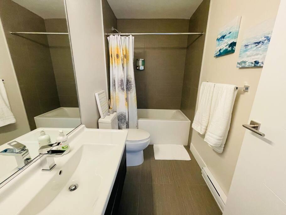 Modern And Spacious 2 Bedroom Downtown With Ocean Views Apartment Victoria