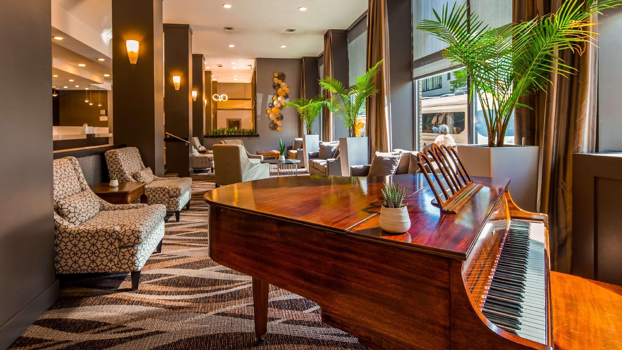 Hotel Western Carlton Plaza