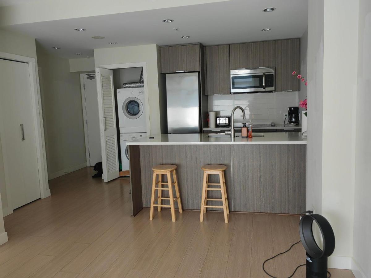 Apartment Lovely 1 Bedroom *