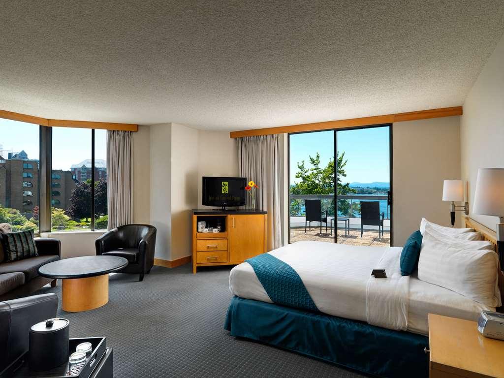 At Laurel Point 4* Victoria