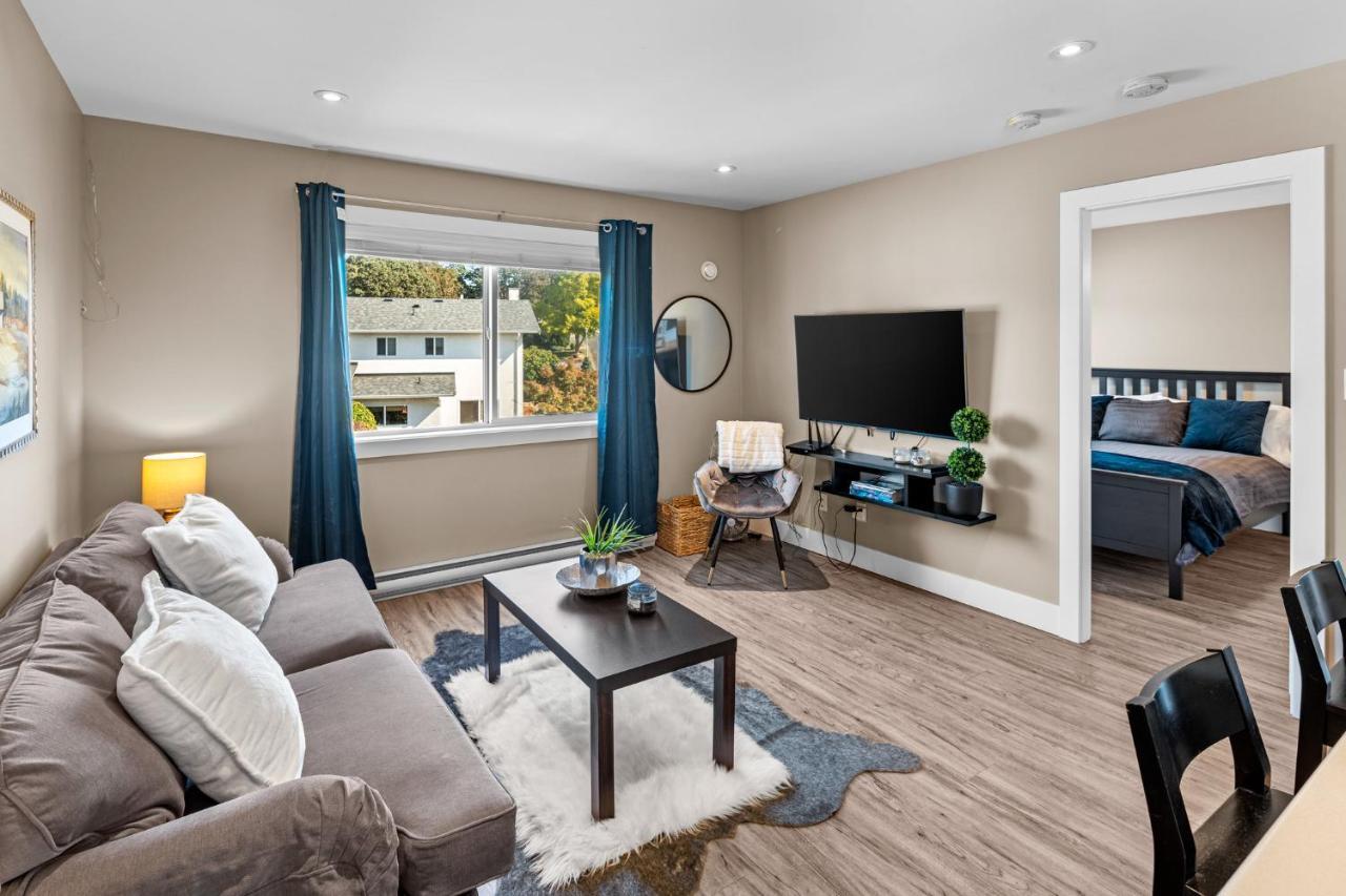 Pullet Place Oasis By Iris Properties! *