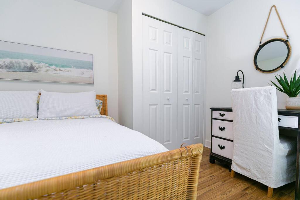 Charming Two-bedroom Getaway With Large Private Yard