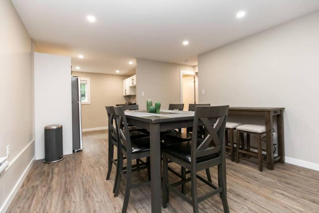 Apartment Renovated 2 Bedroom Apt In Langford Victoria