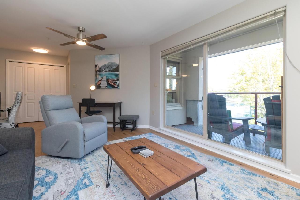 Deluxe 2 Bed 2 Bath And 5 Min Walk To Downtown And Seawalk Apartment *