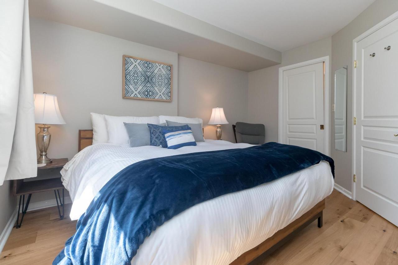 Apartment Deluxe 2 Bed 2 Bath And 5 Min Walk To Downtown And Seawalk Victoria
