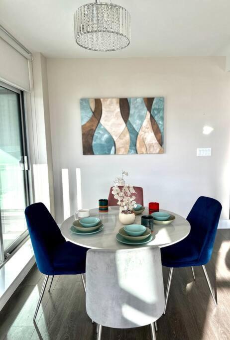 Downtown 2 Bedrooms 950sqft New With Beautiful Views Apartamento