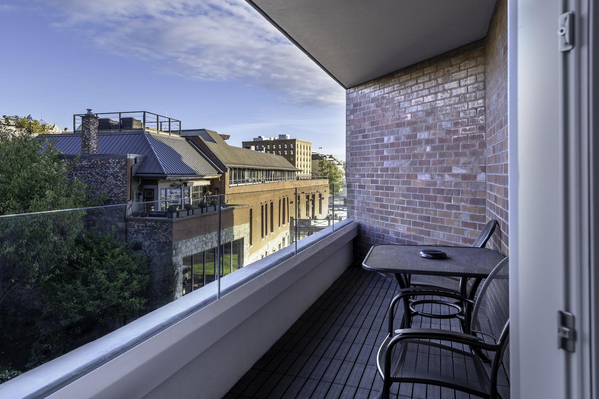 Hotel Regent Waterfront & 3*