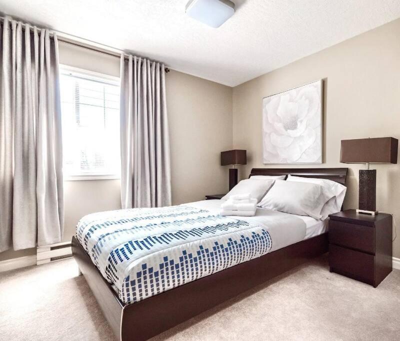 Monthly Furnished Bright Beautiful 3bedroom *