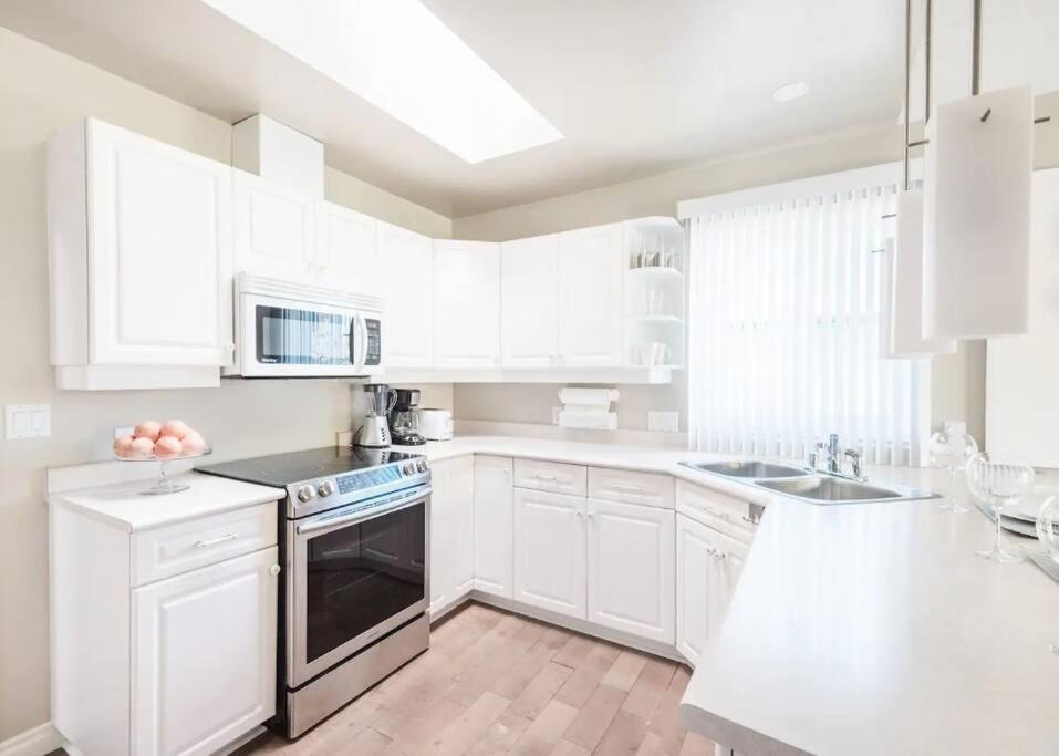 Monthly Furnished Bright Beautiful 3bedroom