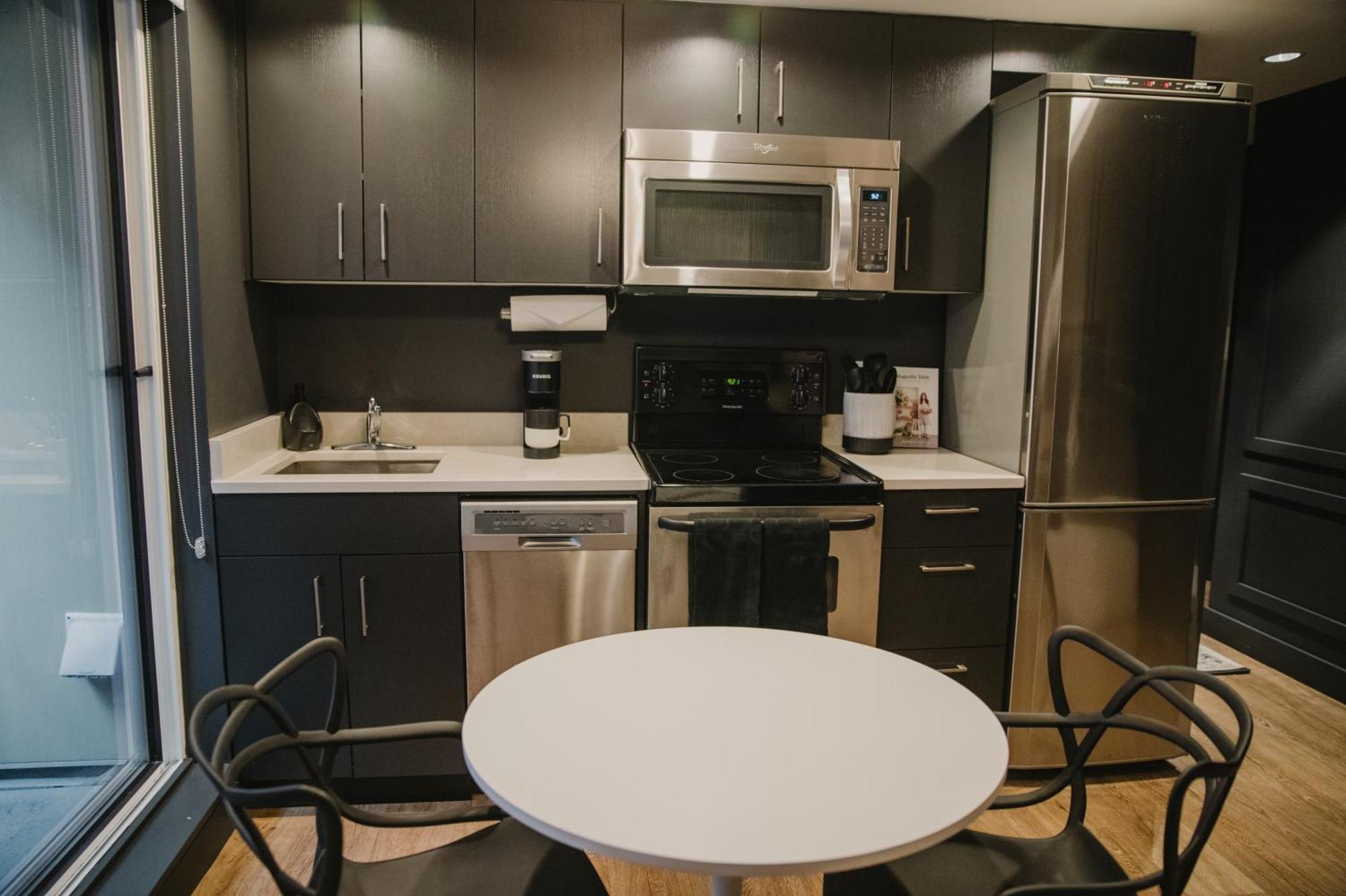The Orca Pad At Waddigton Flats Apartment *