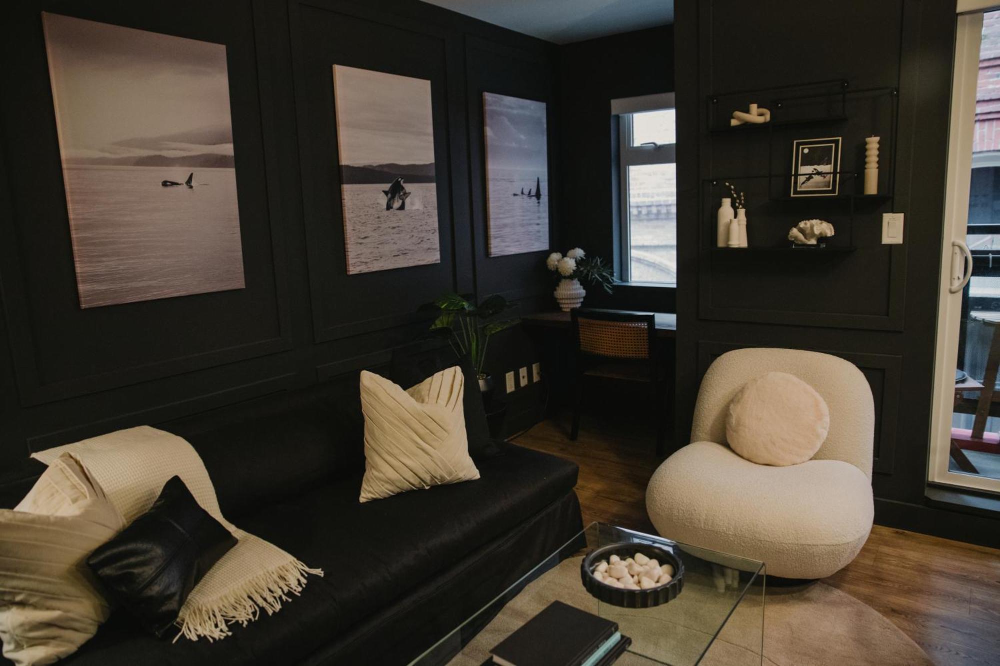 Apartment The Orca Pad At Waddigton Flats Victoria