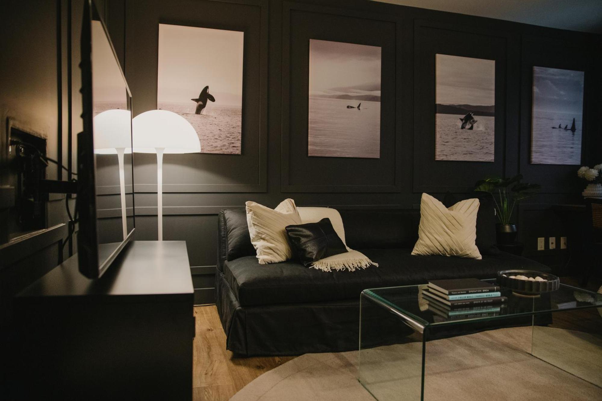 The Orca Pad At Waddigton Flats Apartment