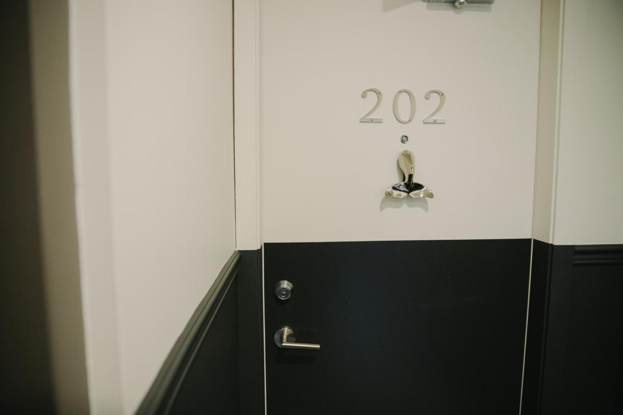 The Orca Pad At Waddigton Flats Apartment *