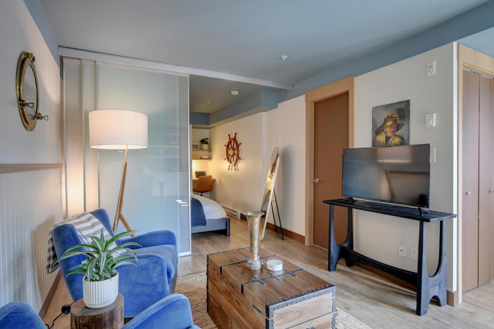 Apartment Royal Navy Suite: Modern Flat In Heart Of