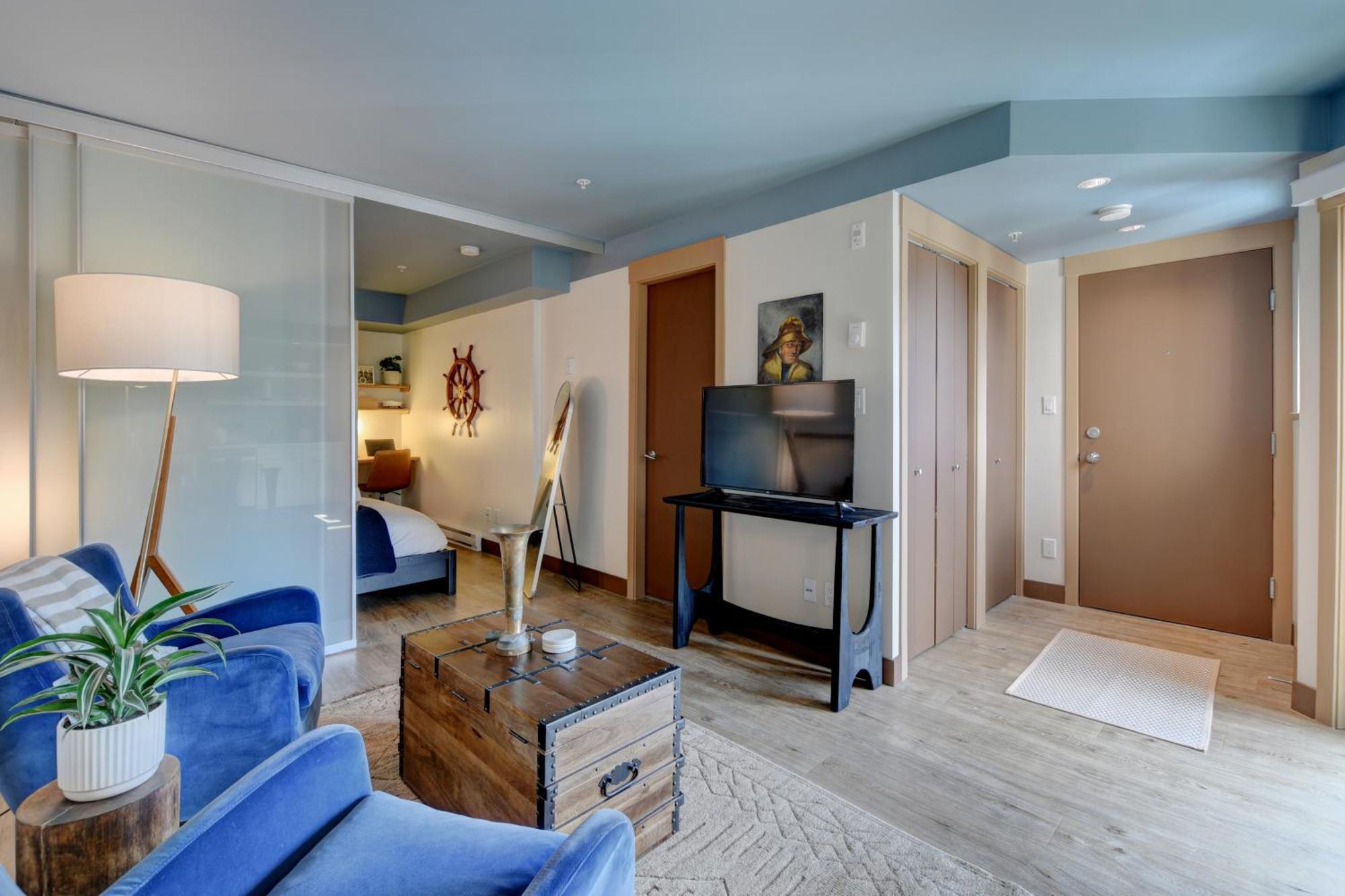 Royal Navy Suite: Modern Flat In Heart Of